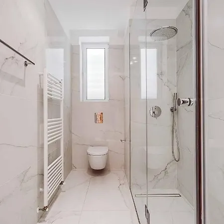With Magnificent Sea Views ! ! فيلة باراليمني